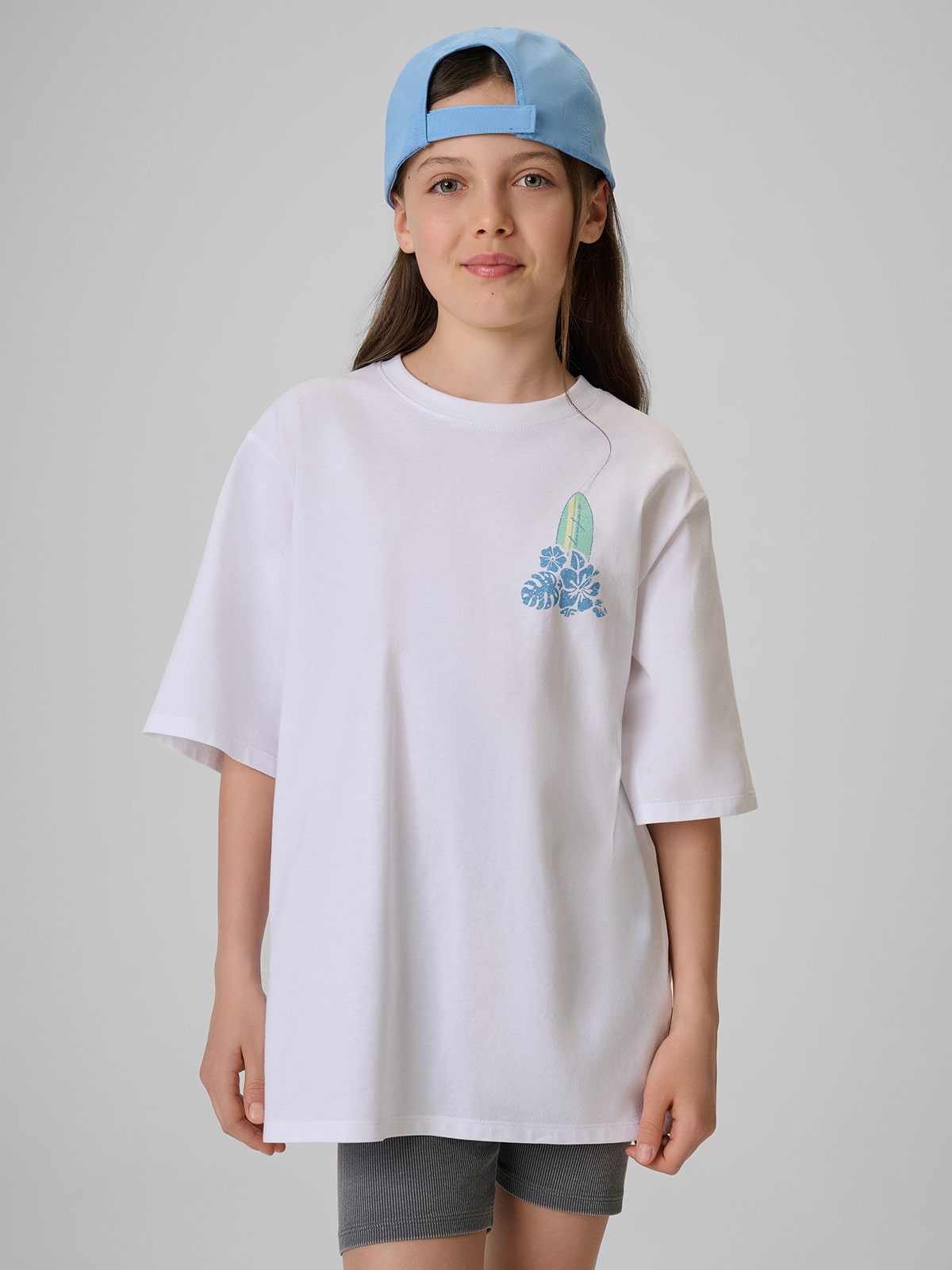 4F T-shirt loose z nadrukiem dziewczęcy - biały 158/164 (12-14 lat)