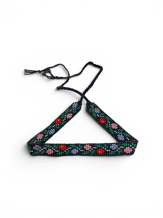 Choker z koralików w kwiatowy wzór