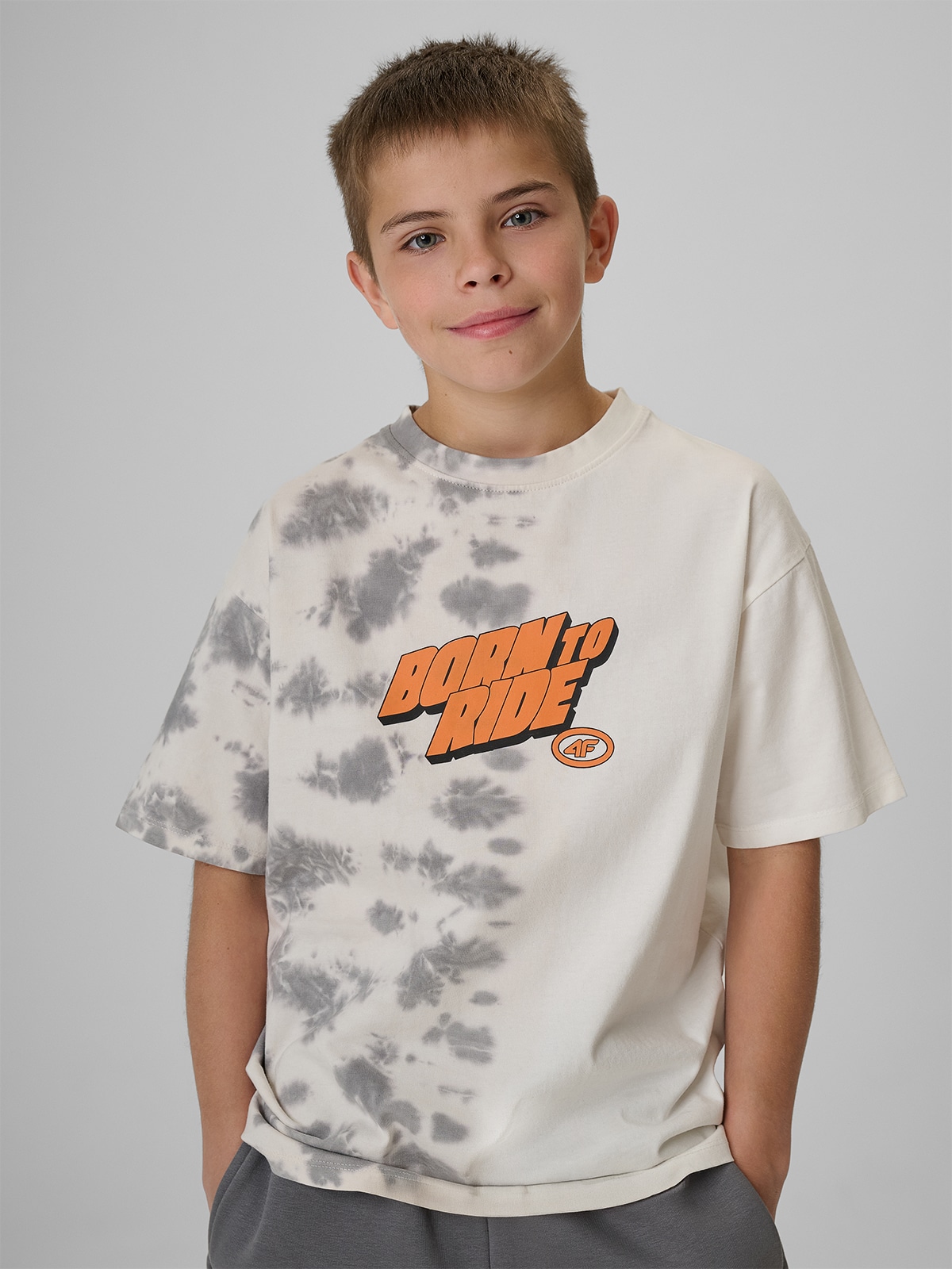 4F T-shirt loose z nadrukiem chłopięcy - szary 158/164 (12-14 lat)