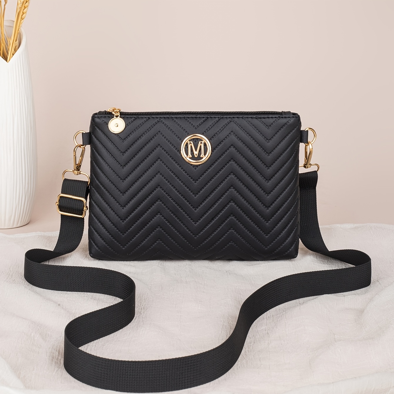 TEMU Elegancka Czarno-Biała Pikowana Torba Crossbody dla Kobiet - Regulowany Szeroki Pasek ze Złotym , Lekka Torebka na Ramię i Portmonetka na