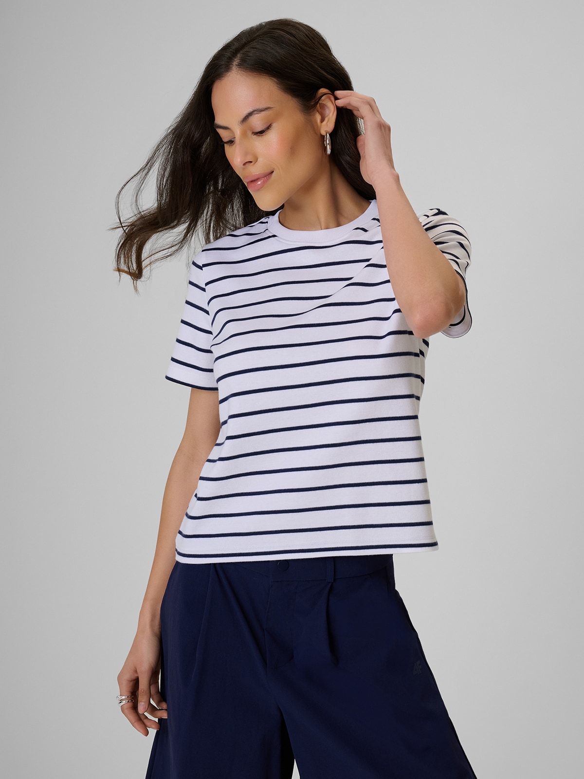 4F T-shirt relaxed z nadrukiem damski - biały XXL