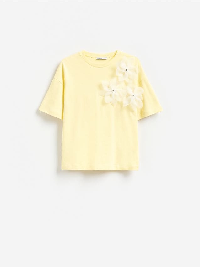 Reserved - T-shirt z kwiatową aplikacją - jasnożółty
