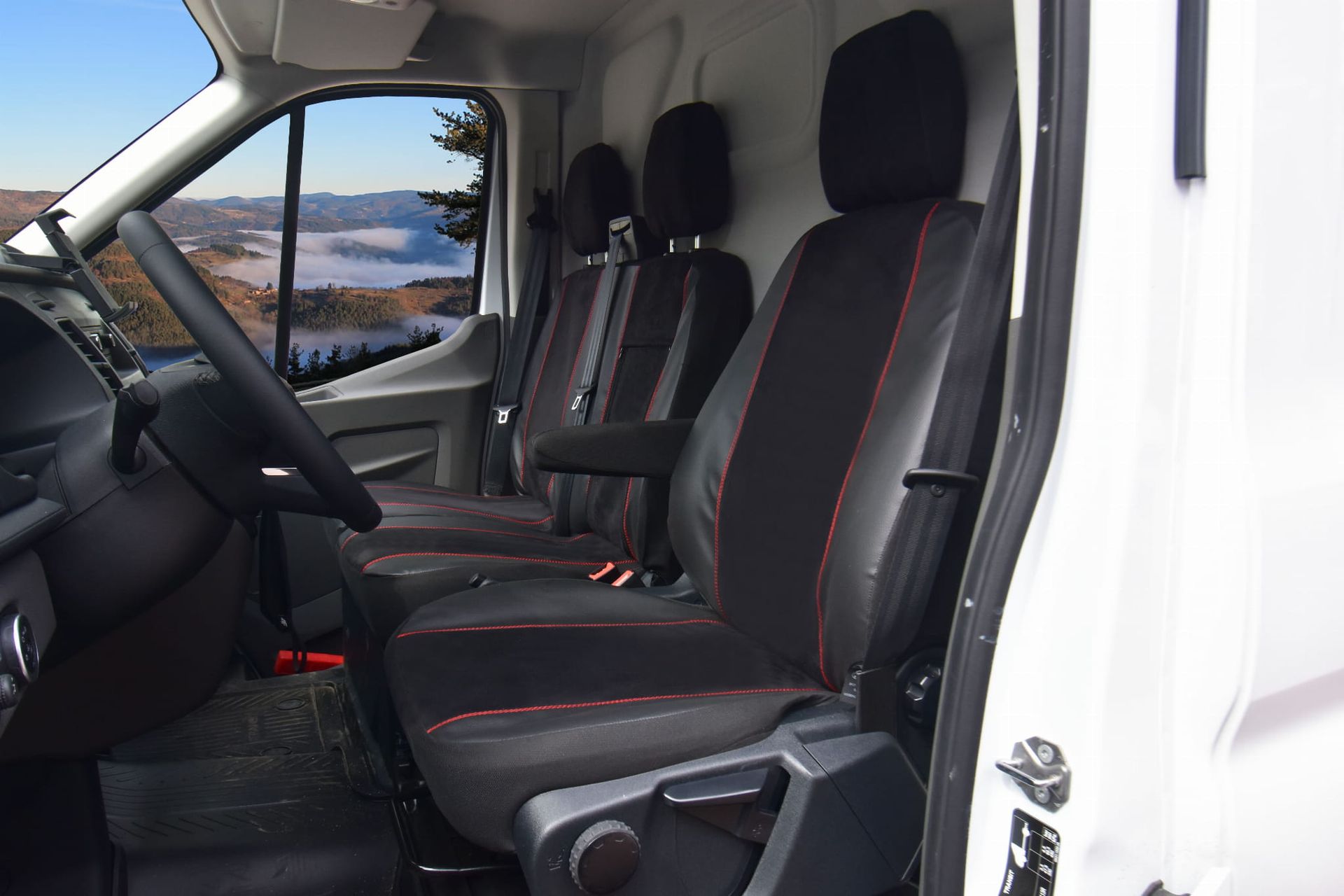 Ford Transit 3m. (od 2014-/2020- ) Pokrowce dedykowane KING (eko-skóra + eko-alkantara)
