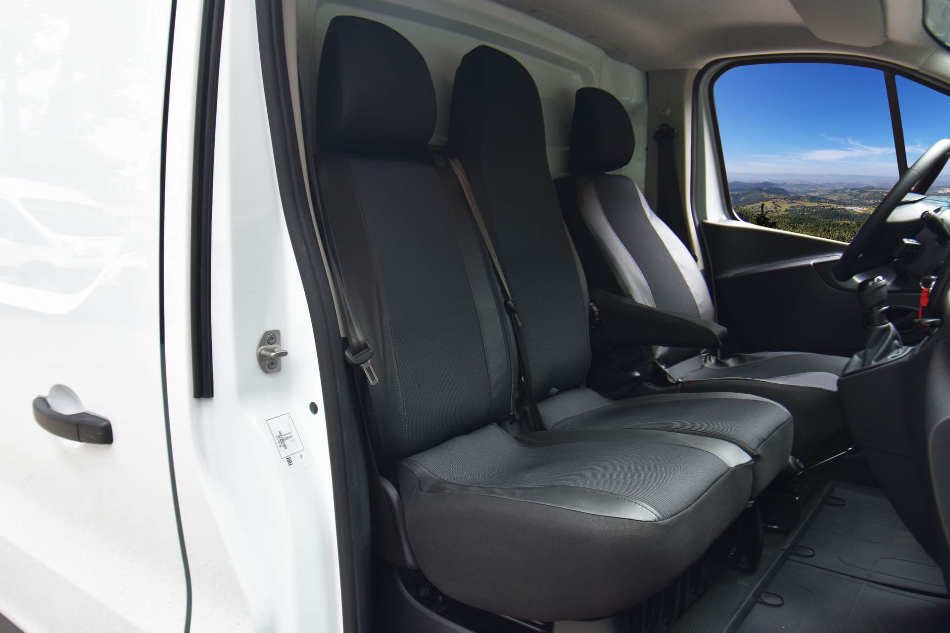 Renault Trafic (2014-2023) Pokrowce dedykowane VIVA (eko-skóra i materiał tapicerski)