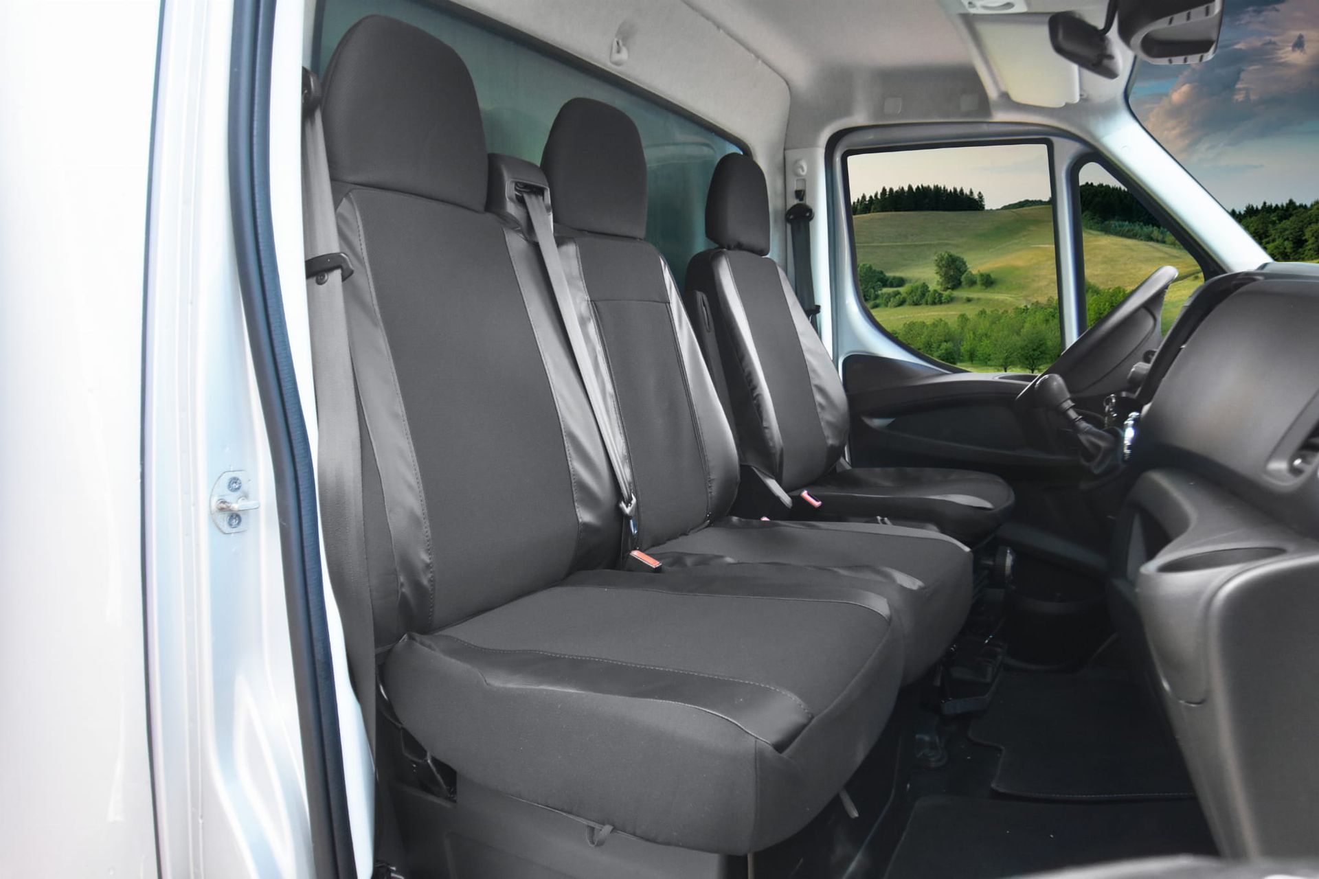 Iveco Daily (od 2014-) Pokrowce dedykowane VIVA (eko-skóra i materiał tapicerski)