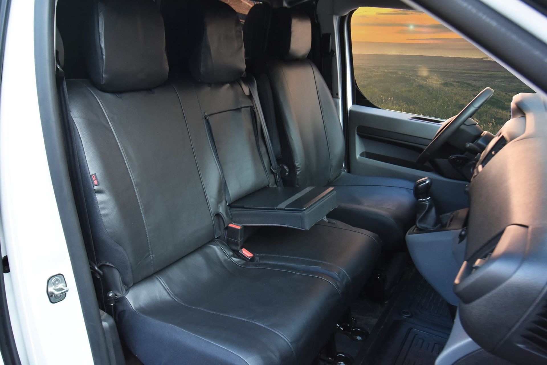 Citroen SpaceTourer (od 2016-) Pokrowce dedykowane MEISTER (czarna eko-skóra)