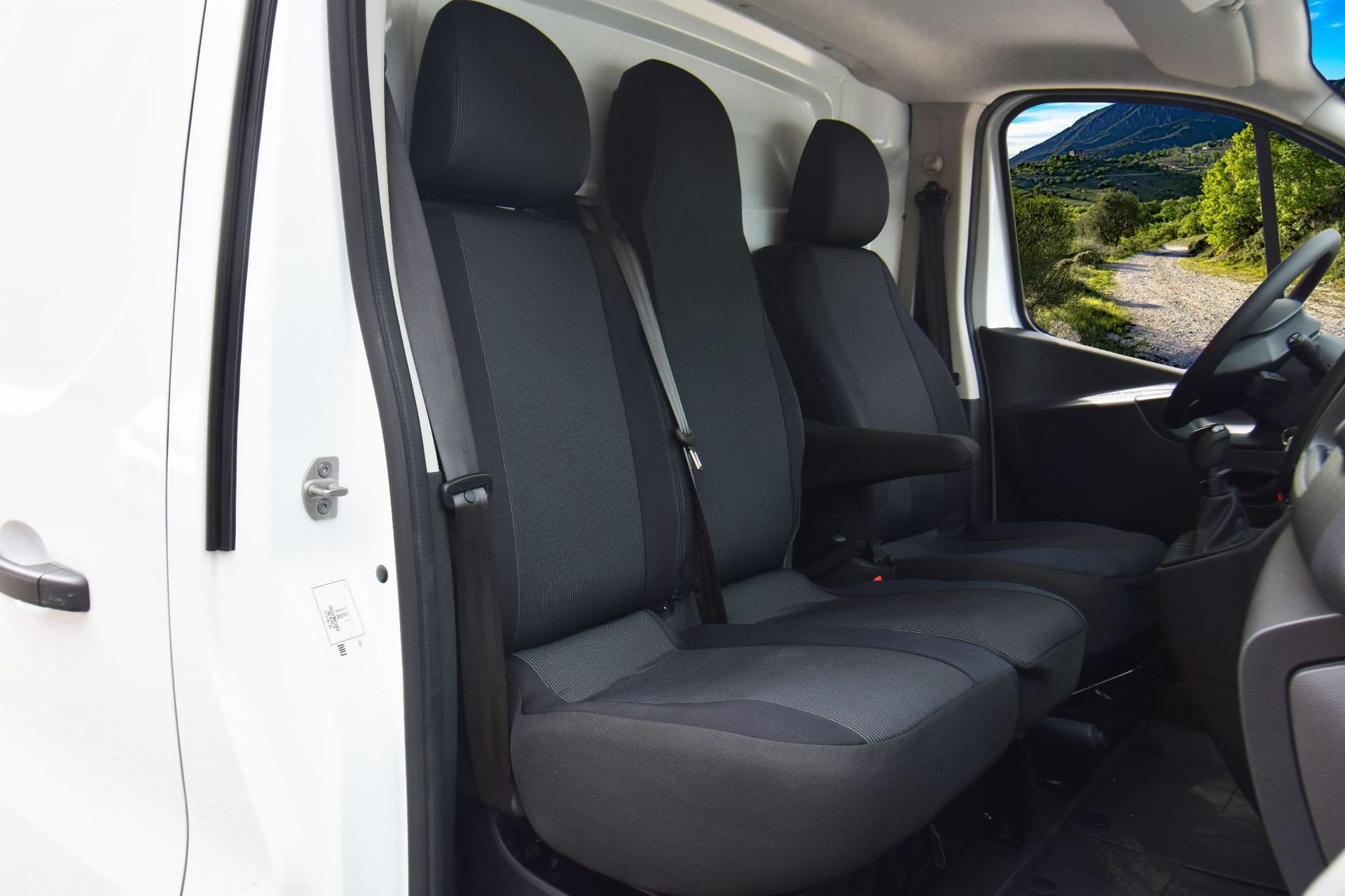 Nissan NV300 (od 2016-) Pokrowce dedykowane LUX (materiał tapicerski)
