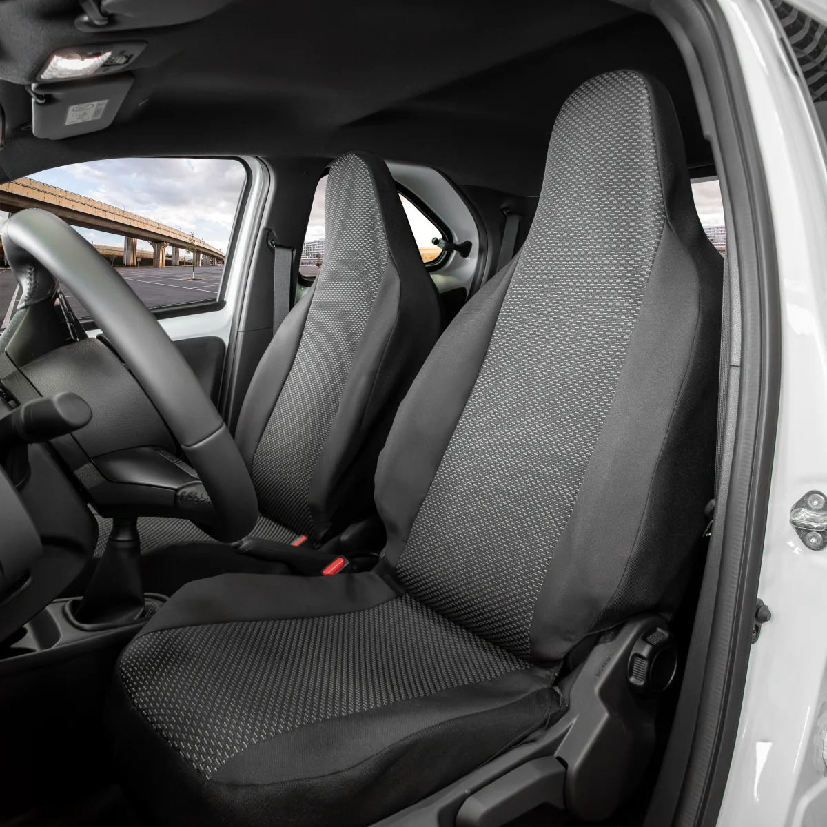 Toyota Aygo X (przody od 2022-) Pokrowce dedykowane materiał tapicerski