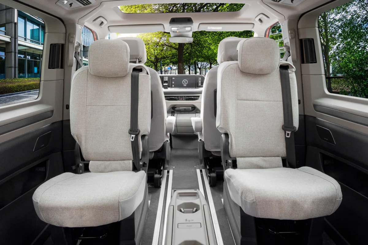 Volkswagen Multivan T7 (2 / 3 rząd 1+1 miejsca od 2022-) Pokrowce LEN BEIGE Materiał tapicerski