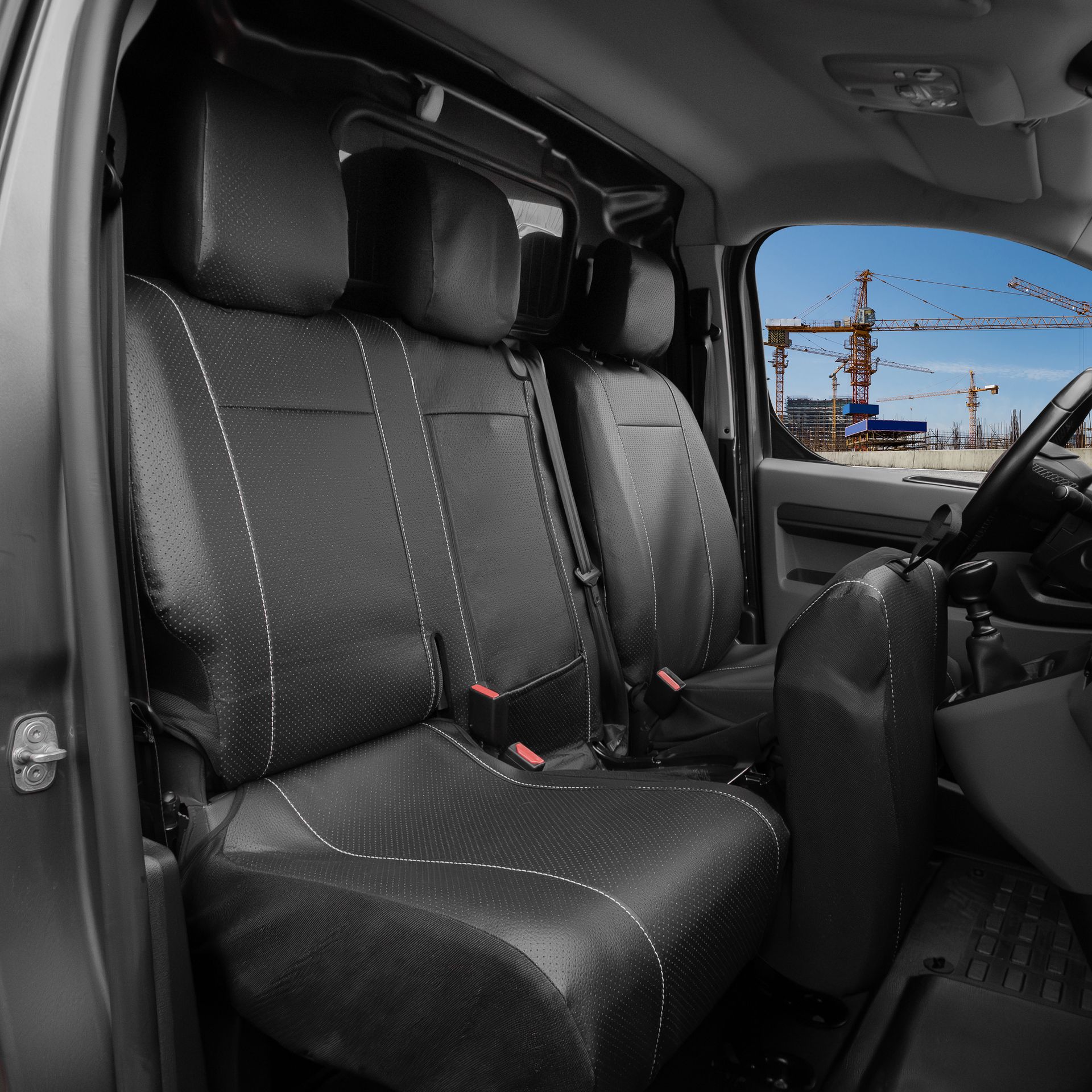 Opel Zafira Life (3 miejsca wersja ze stolikiem od 2020-) Pokrowce VIP PLUS (czarna, wentylowana eko-skóra)