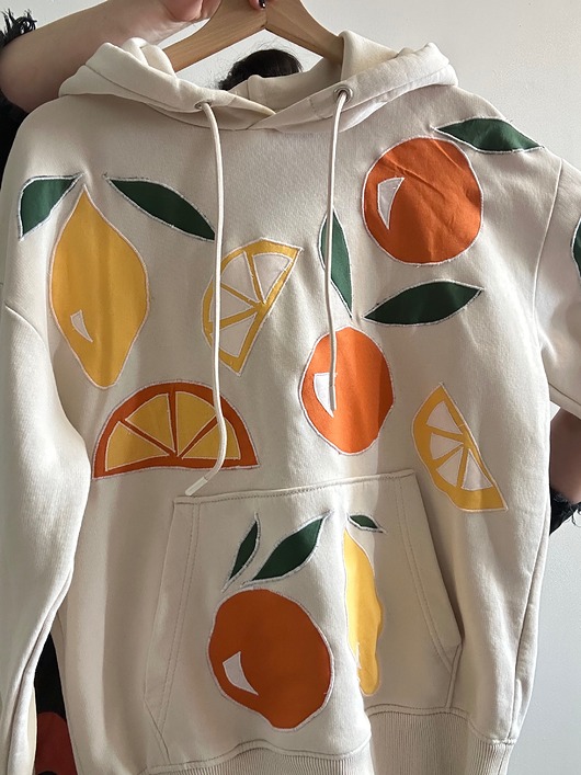 Bluza dresowa z aplikacjami Cytrusy