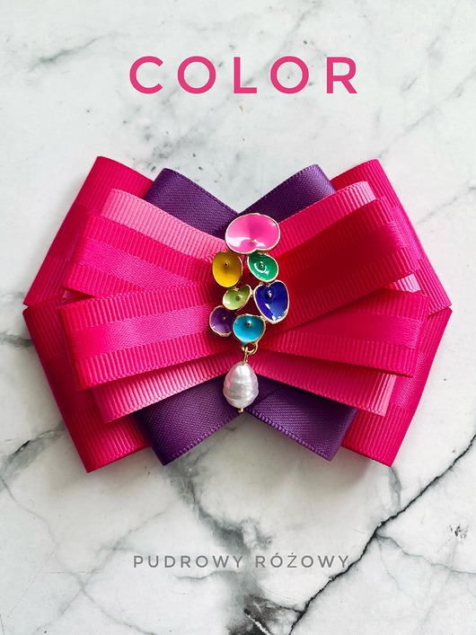 Brosza z Kolekcji COLOR z kolorowymi kwiatkami i perłą