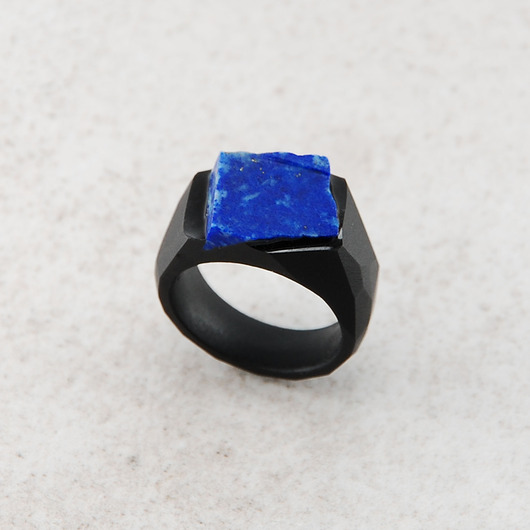Pierścionek z lapis lazuli