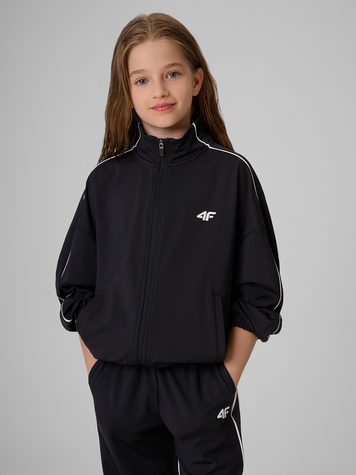 4F Bluza sportowa loose bez kaptura dziewczęca - czarna 158/164 (12-14 lat)