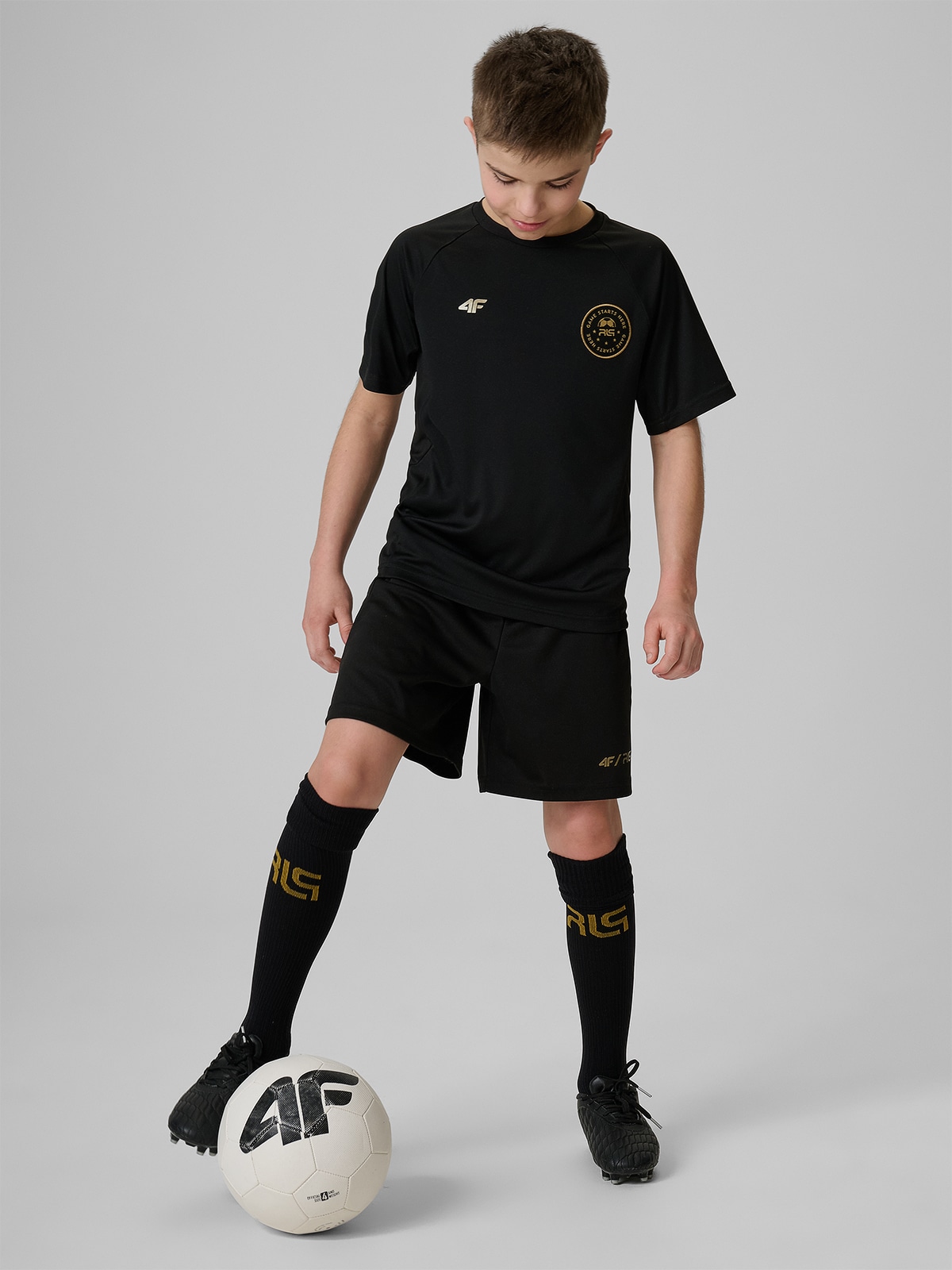 4F Spodenki sportowe szybkoschnące dziecięce 4F JUNIOR x Robert Lewandowski - czarne 158/164 (12-14 lat)