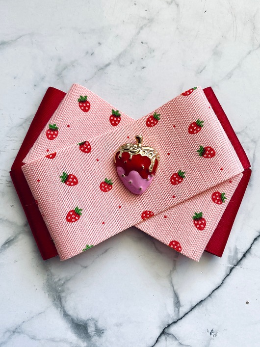 Brosza z Truskawką Kolekcja Limitowana FRUIT Nowość