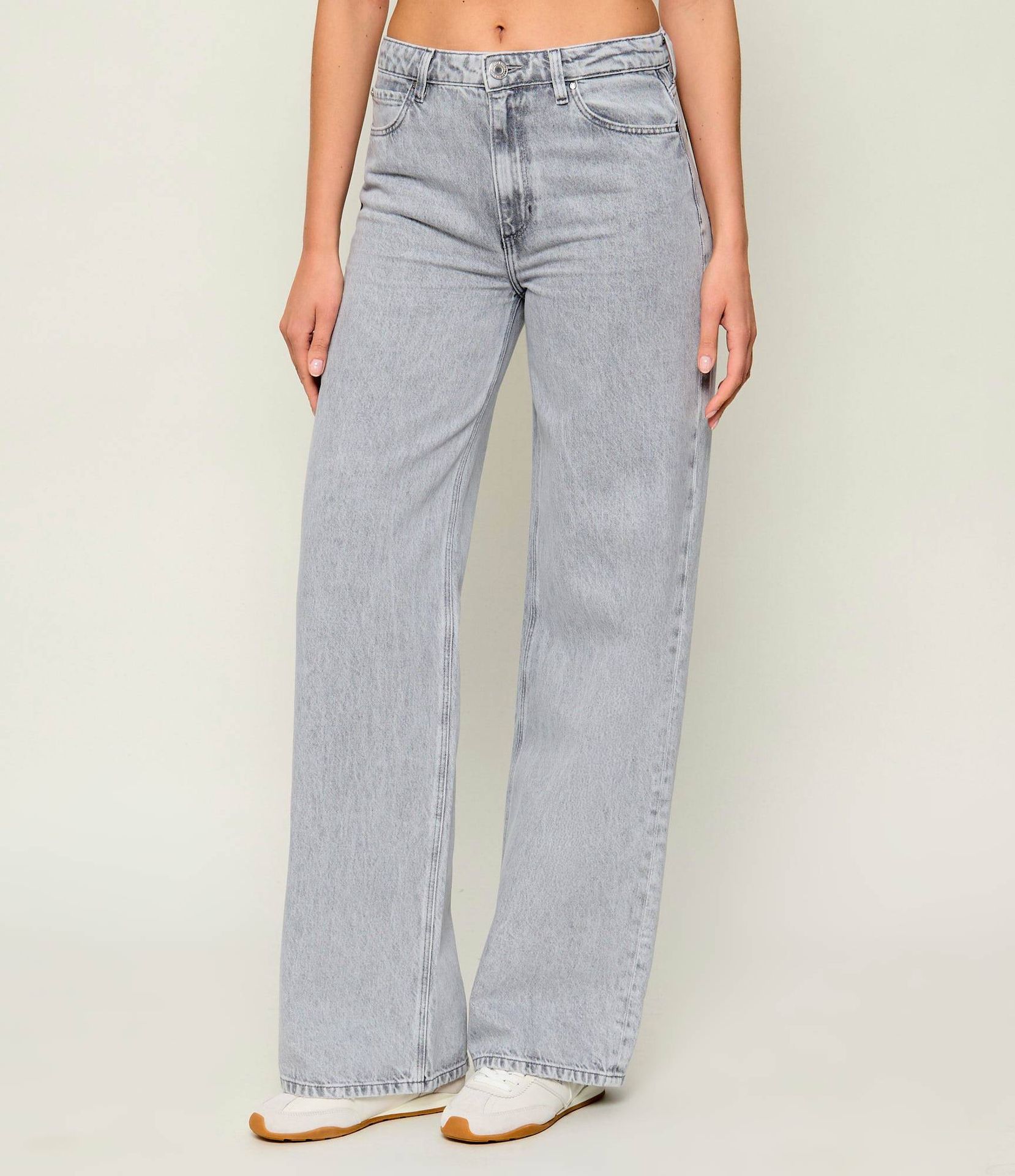 GUESS Jeansy Relaxed fit high rise