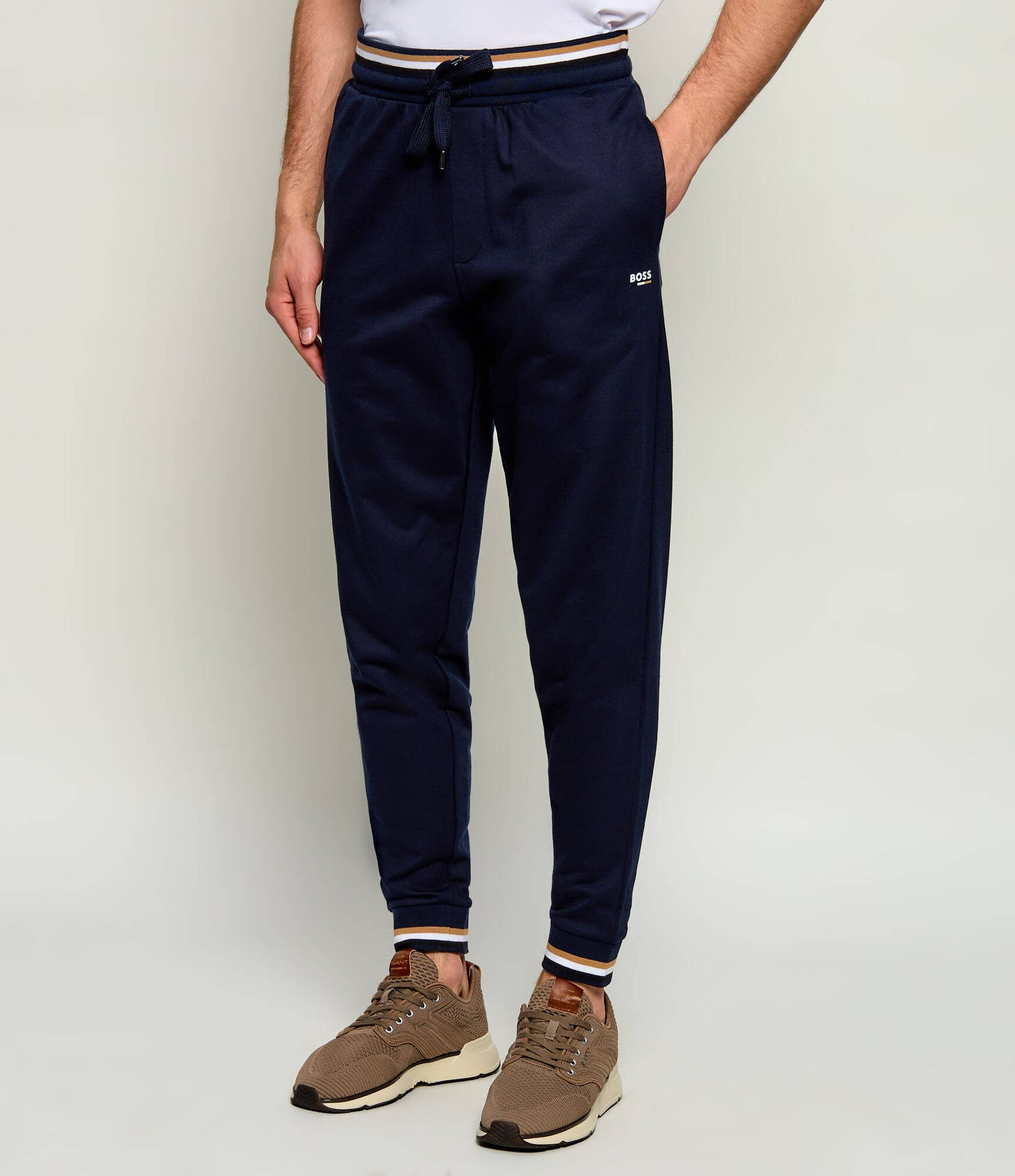 BOSS BLACK Spodnie dresowe Iconic Regular Fit