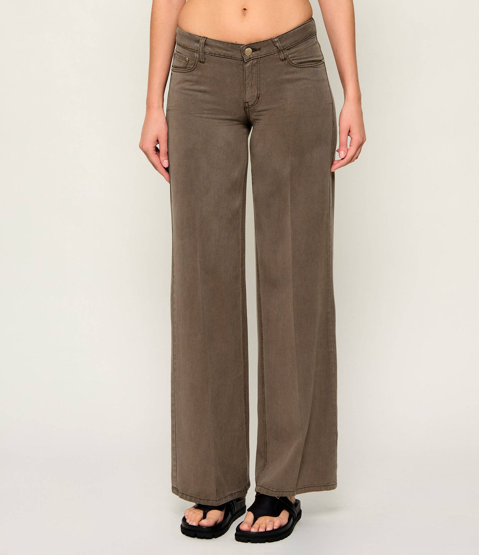 GUESS Spodnie SEXY Relaxed fit