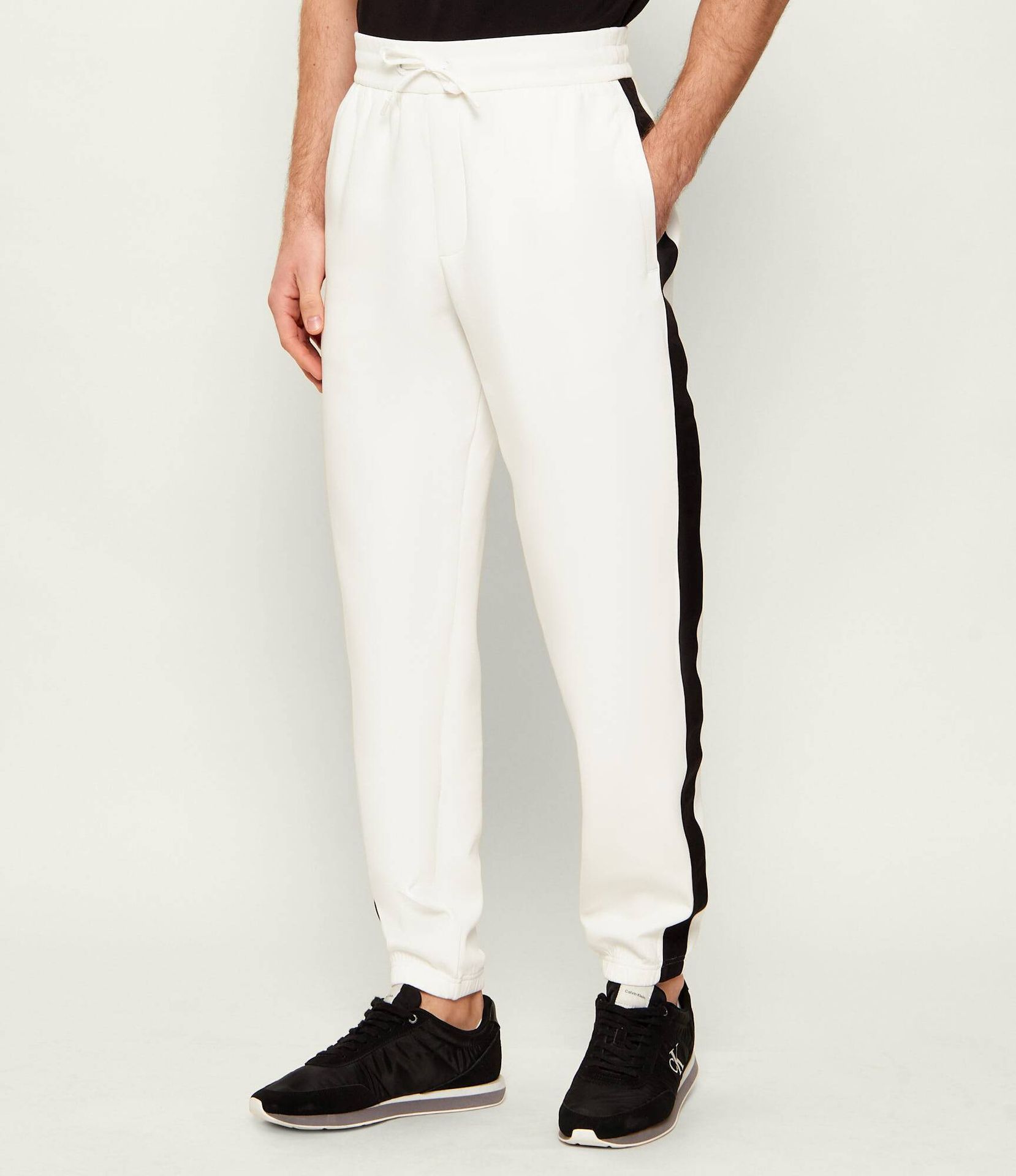 Armani Exchange Spodnie dresowe Regular Fit