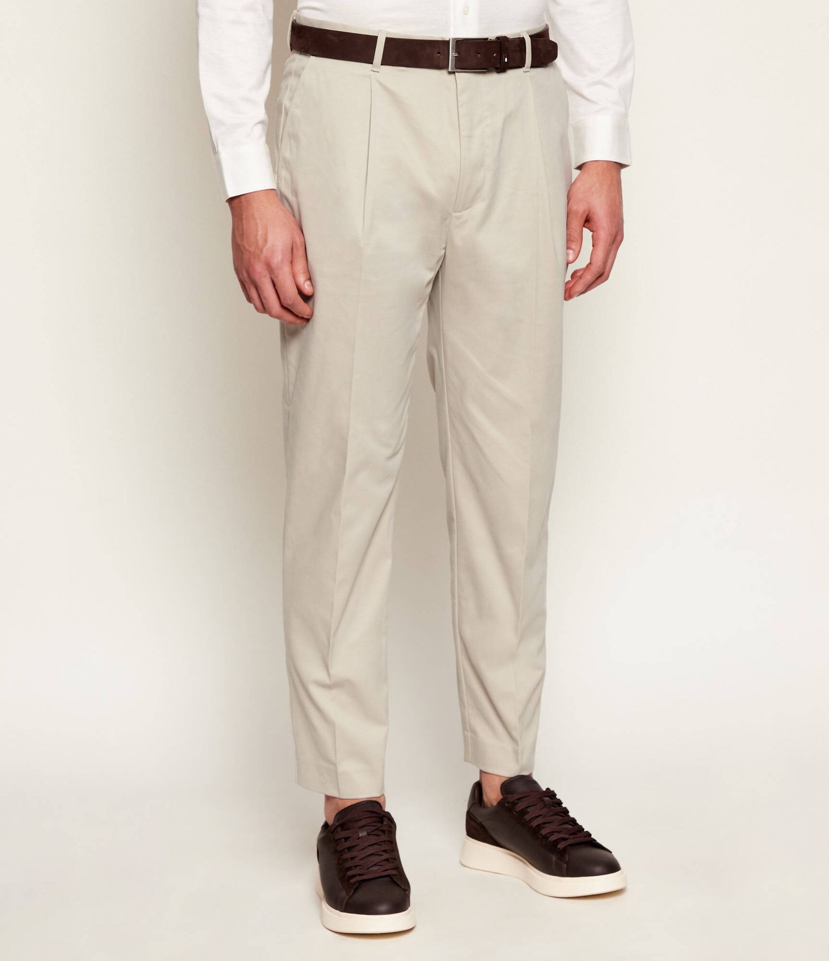 Calvin Klein Spodnie chino Tapered fit