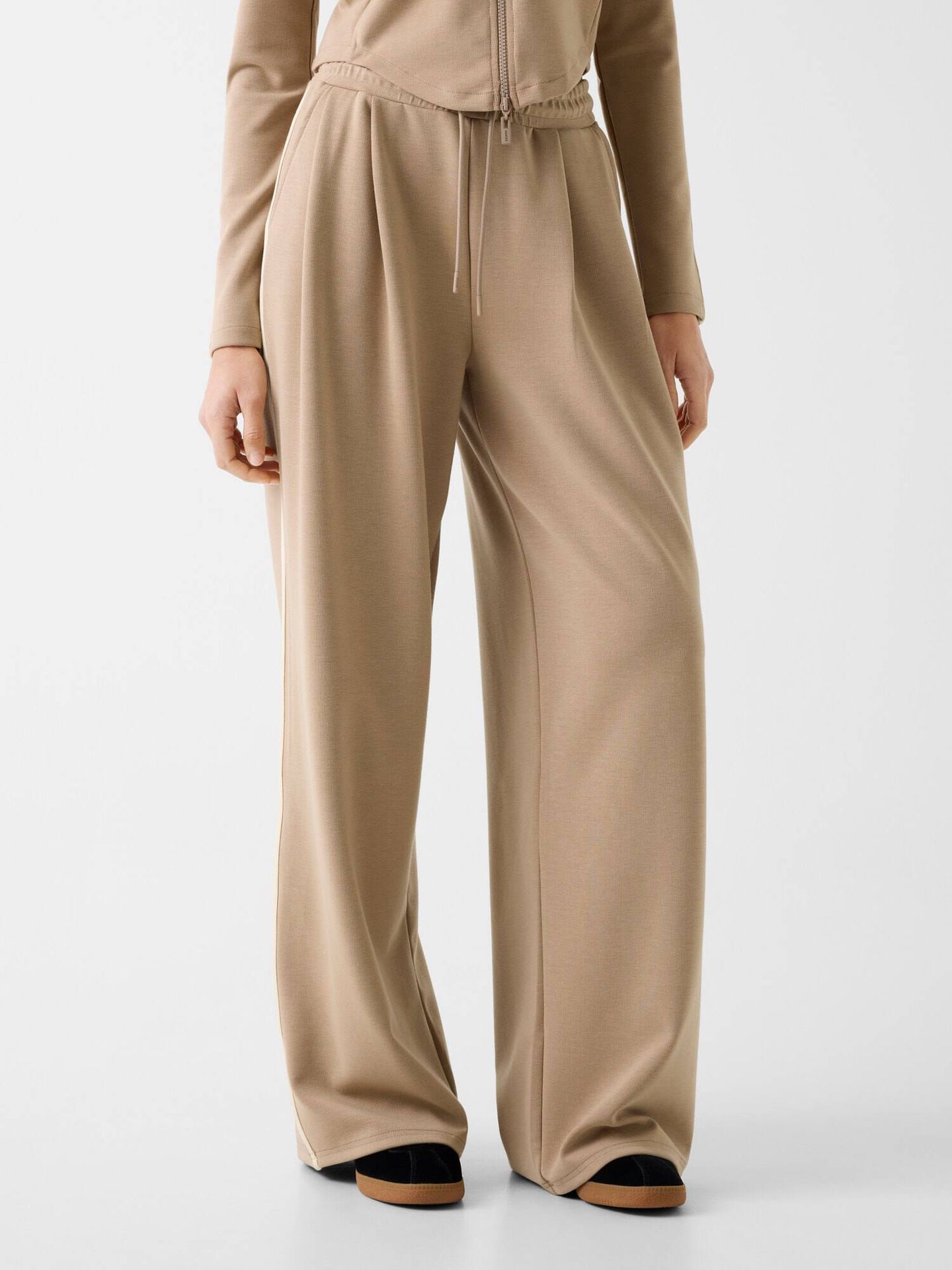 GUESS ACTIVE Spodnie dresowe JASMINE Relaxed fit