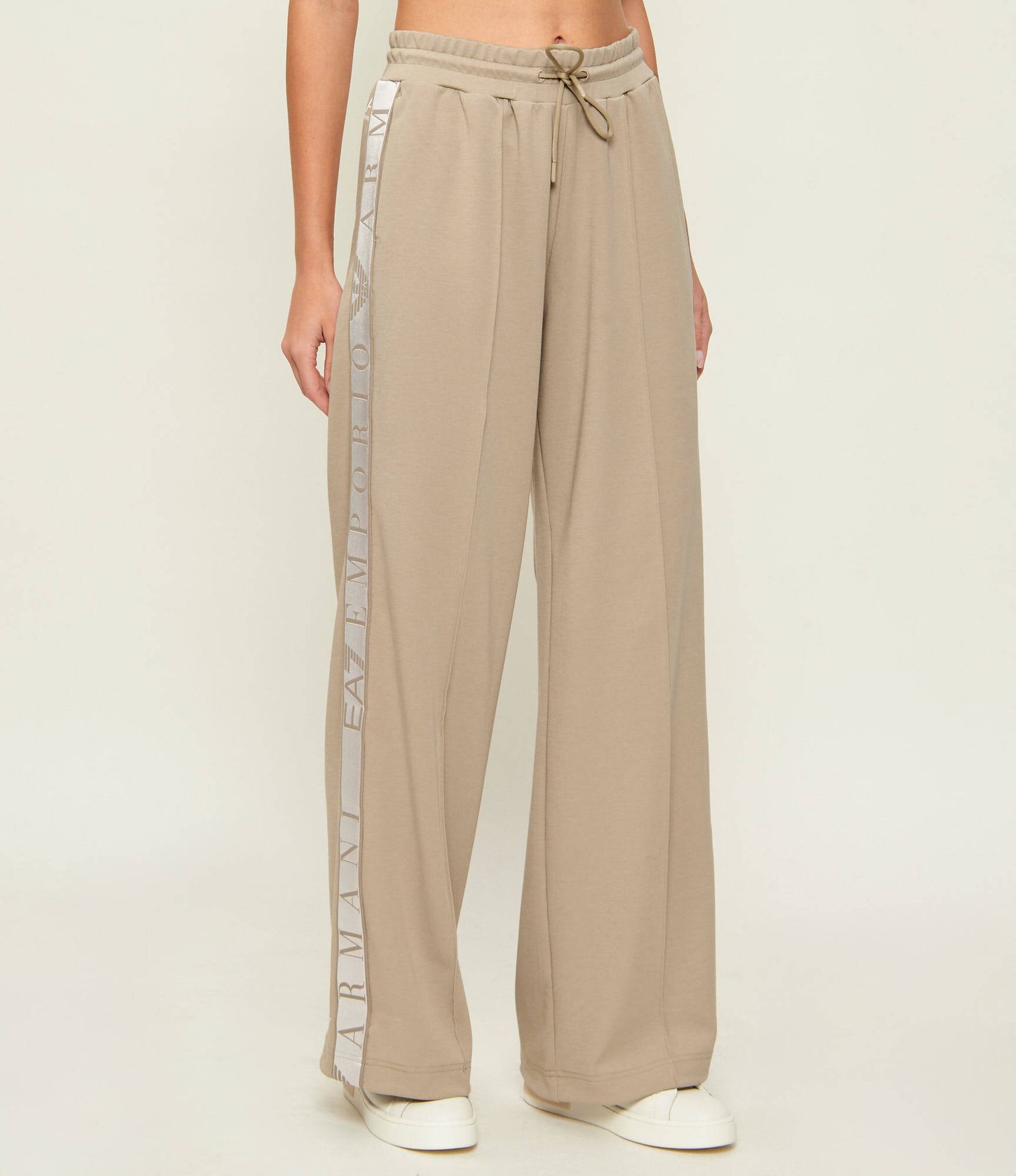 EA7 Spodnie dresowe Boyfriend fit