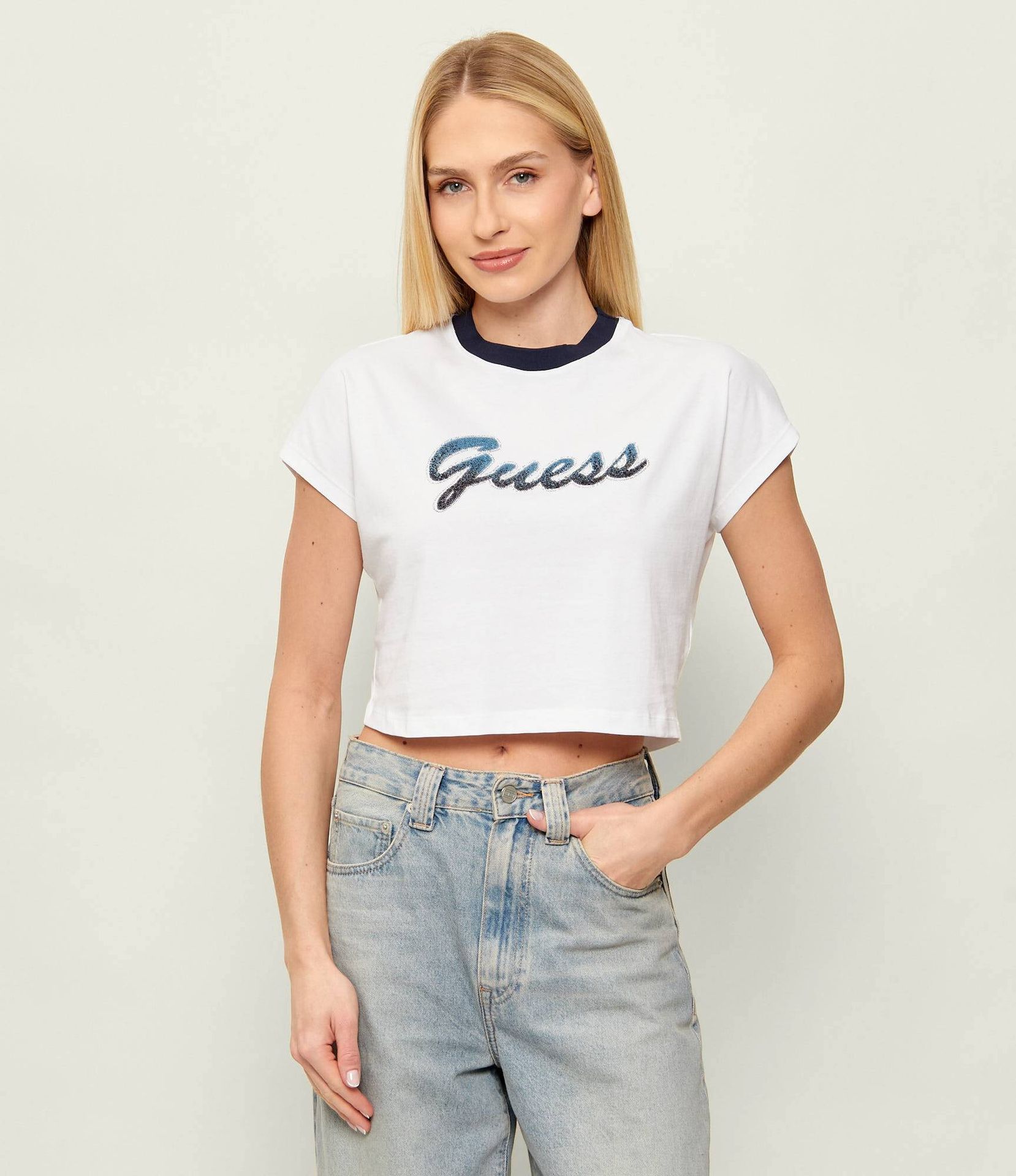 GUESS T-shirt SCRIPT Cropped Fit