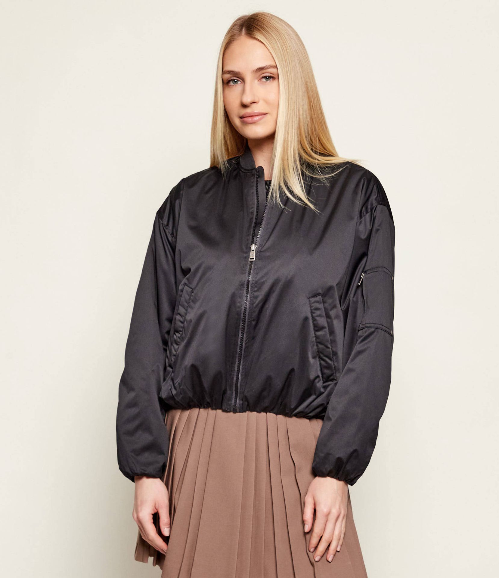 GUESS Satynowa kurtka bomber LORRAINE Regular Fit