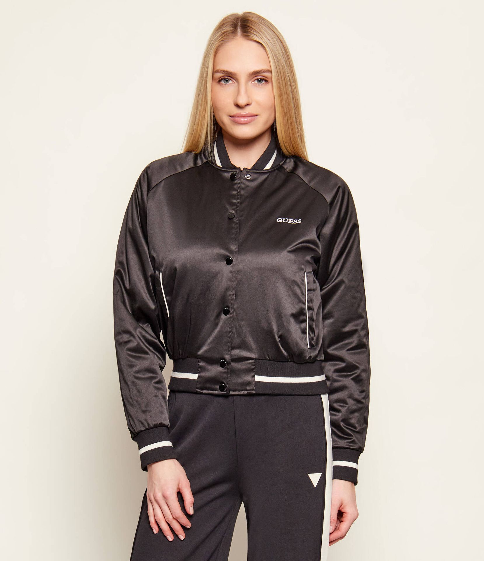 GUESS ACTIVE Satynowa kurtka bomber TAMARA Regular Fit