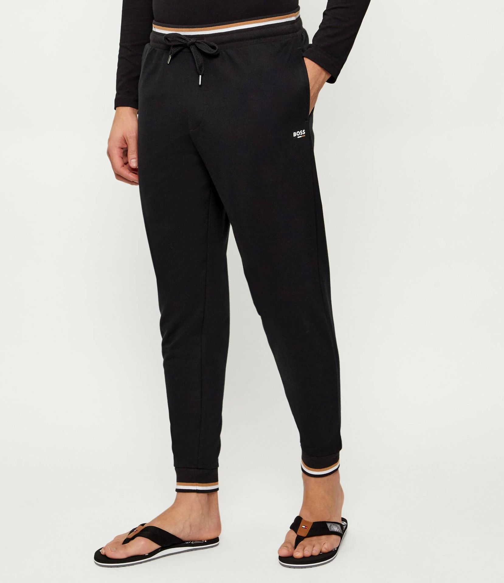 BOSS BLACK Spodnie dresowe Iconic Regular Fit