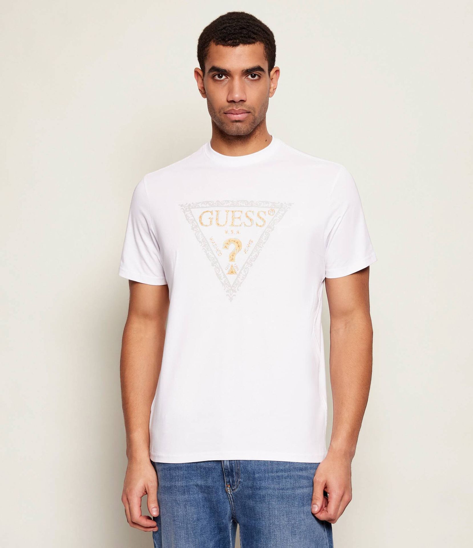 GUESS T-shirt GOLDEN TRIANGLE Regular Fit