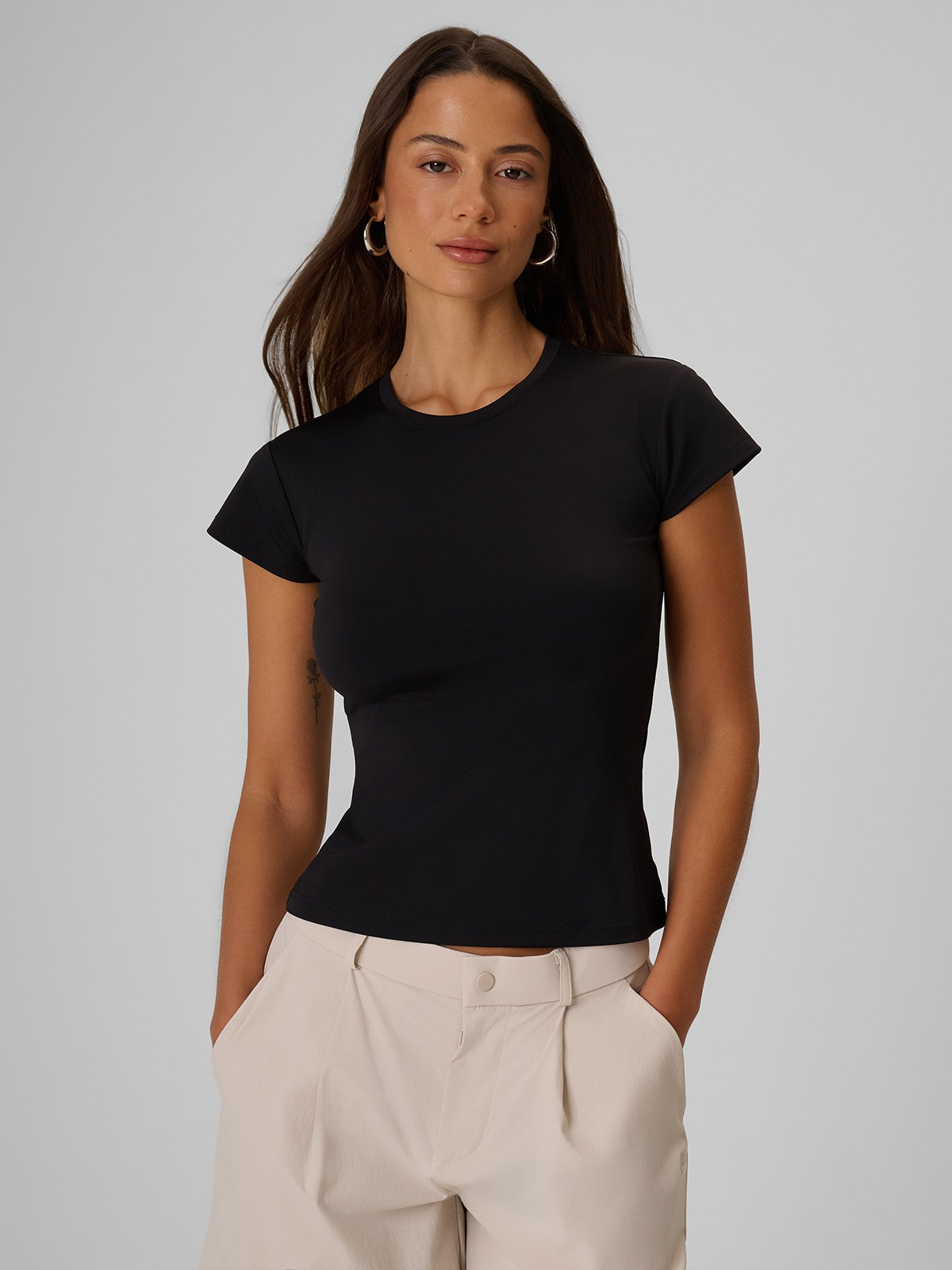 4F T-shirt slim gładki damski - czarny XS