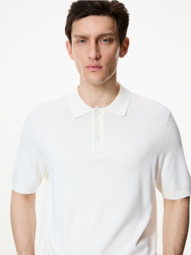 Reserved - Sweter polo z wiskozą - biały