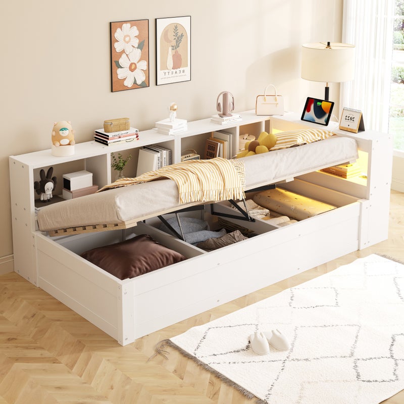 Łóżko dzienne 90 x 200 cm z półkami bocznymi – gniazdko elektryczne i oświetlenie LED – sosna i MDF – białe