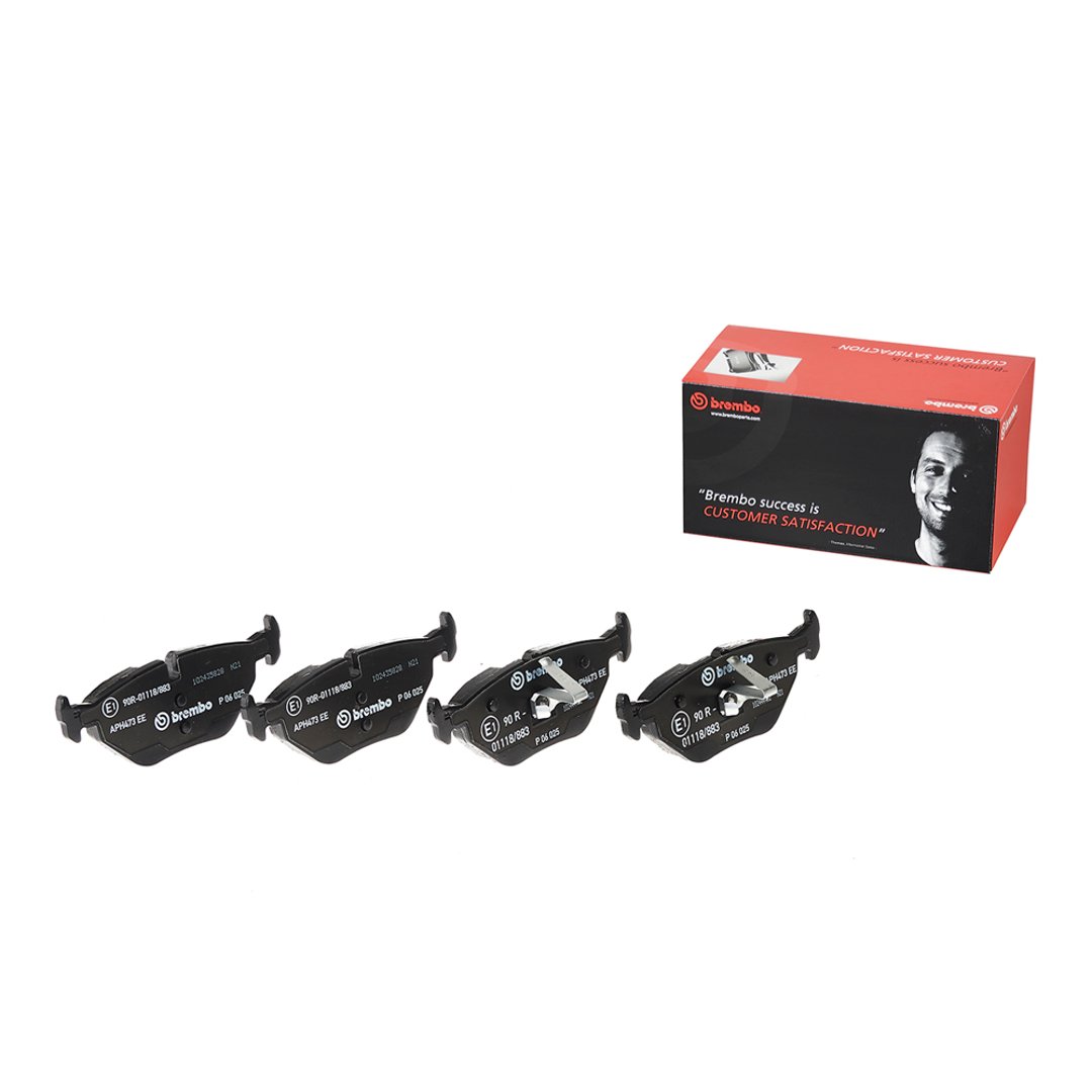 BREMBO Zestaw klocków hamulcowych, hamulce tarczowe P 06 025