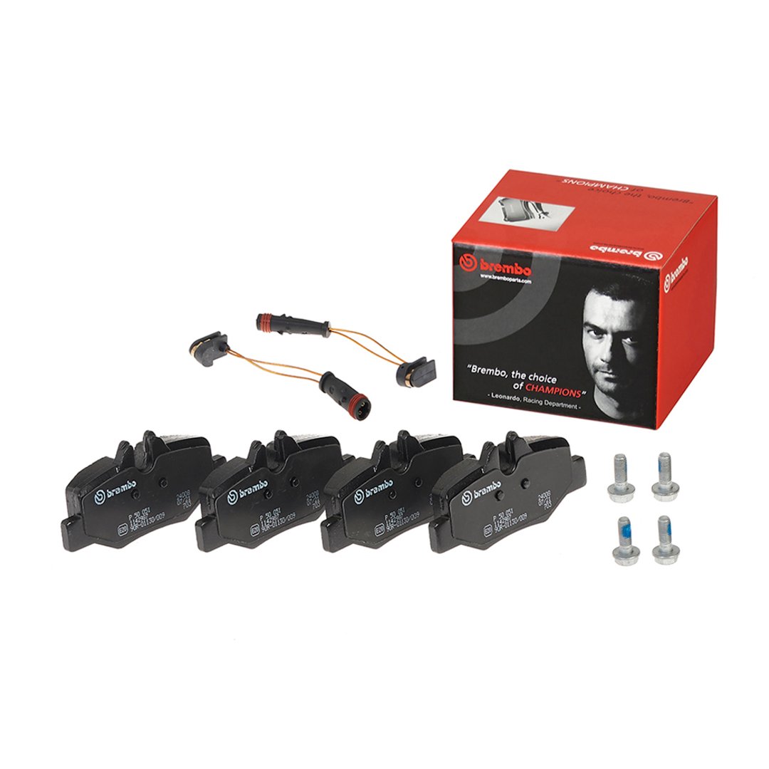 BREMBO Zestaw klocków hamulcowych, hamulce tarczowe P 50 051