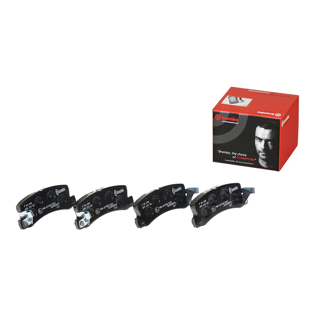 BREMBO Zestaw klocków hamulcowych, hamulce tarczowe P 83 015