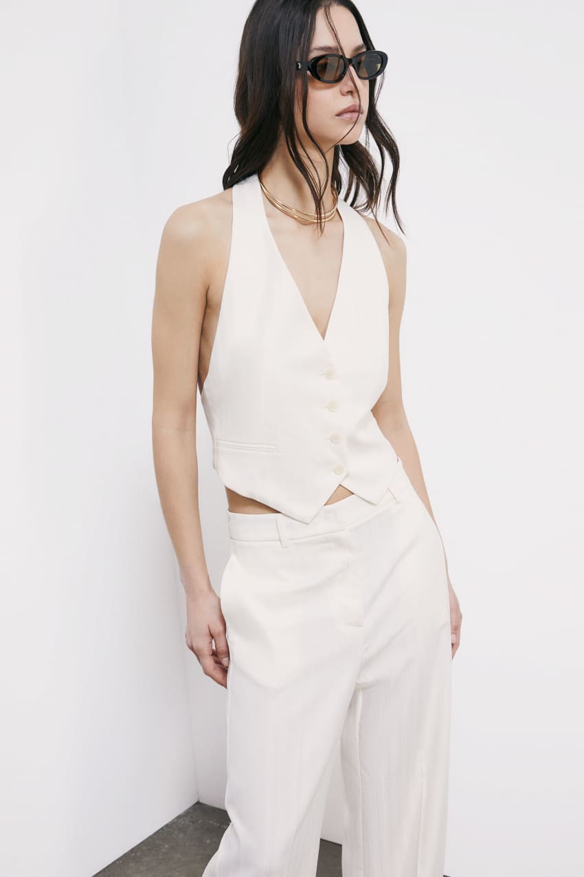 Krótka kamizelka o kroju tailleur z dekoltem halter
