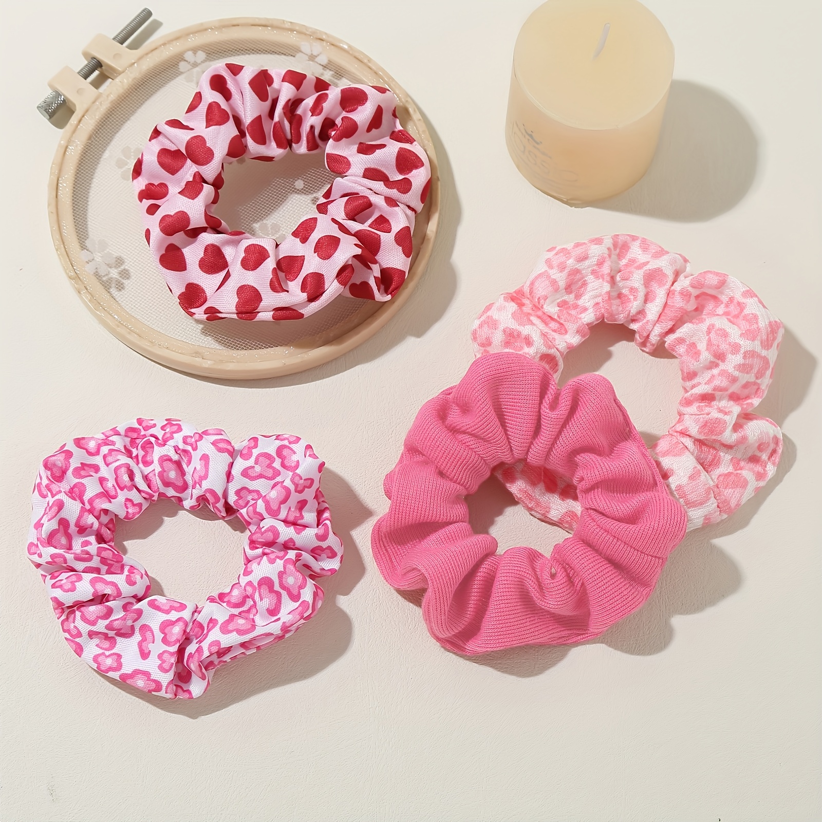TEMU 4 szt. gumek do włosów i scrunchies na Walentynki, wysoce elastyczne i trwałe, idealne do damskich stylizacji na randkę, świetny prezent dla