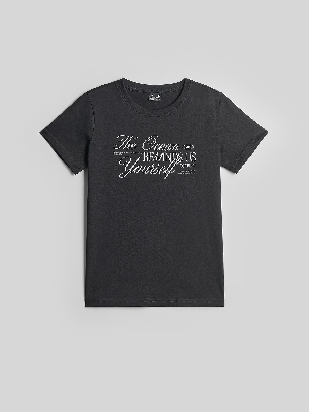 4F T-shirt regular z nadrukiem damski - czarny XS