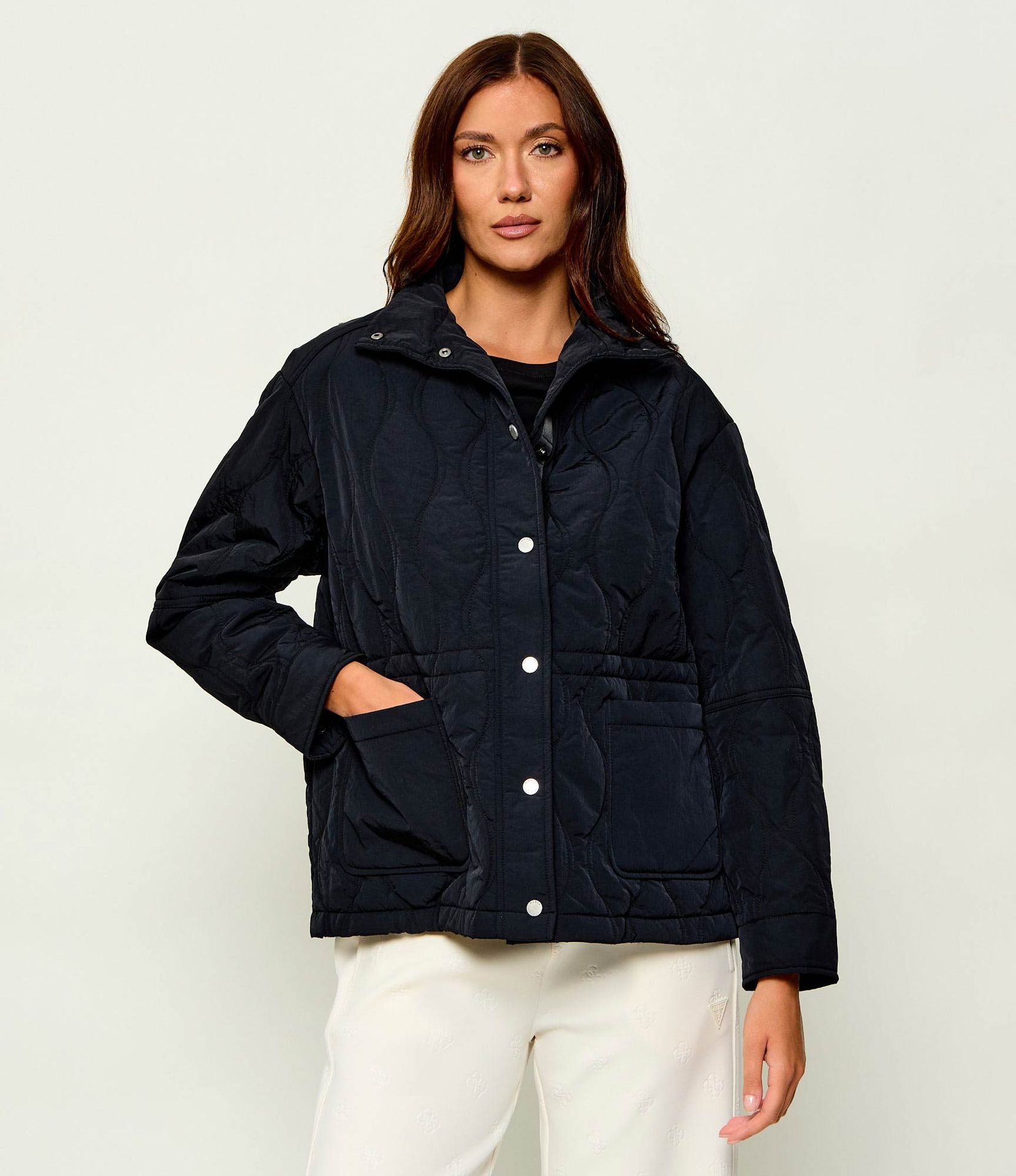GUESS Kurtka Corinne Relaxed fit
