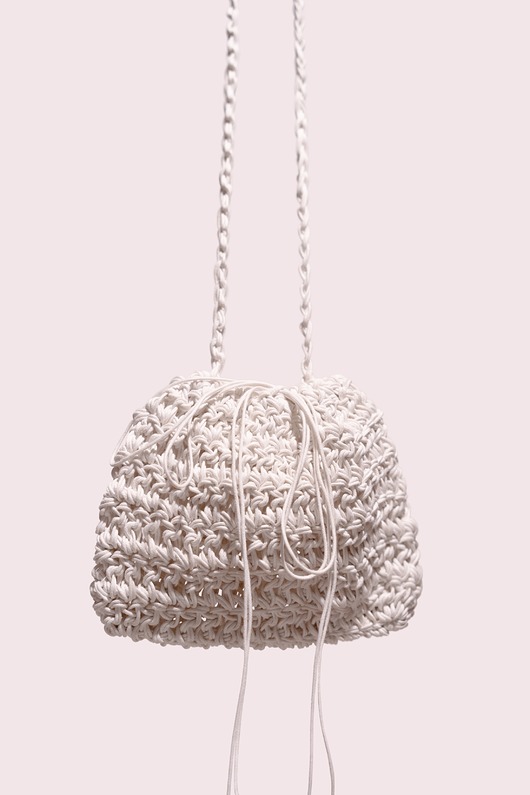 Roma. Minimalistyczna torebka crossbody z zamknięciem