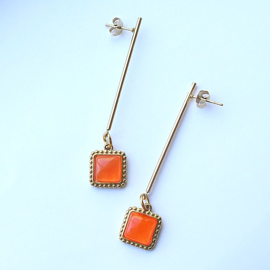 Eleganckie kolczyki pozłacane Chalcedon neonowy oranż
