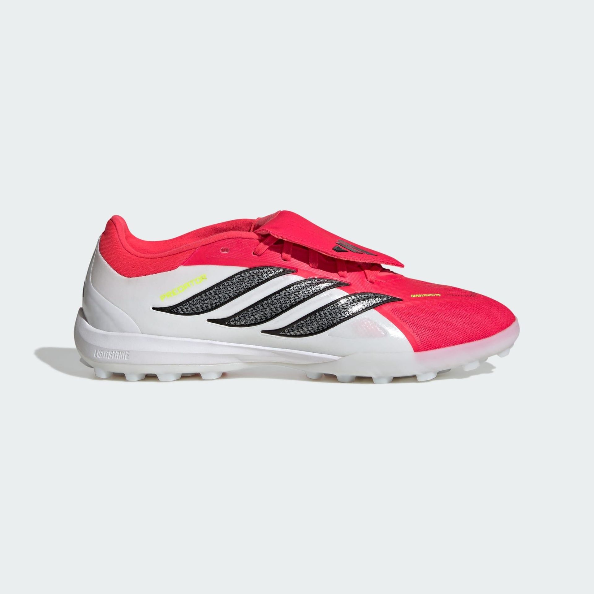 Buty piłkarskie PREDATOR PRO z wywijanym językiem na sztuczną murawę