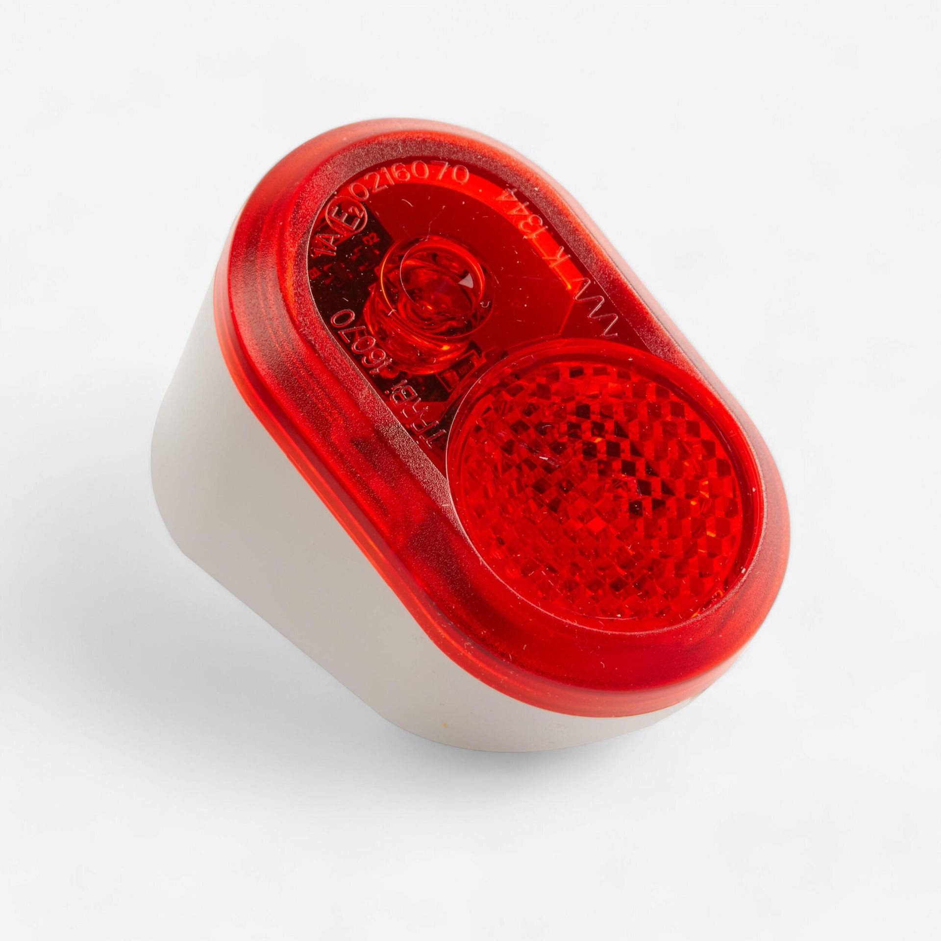 Lampka tylna led na dynamo elops
