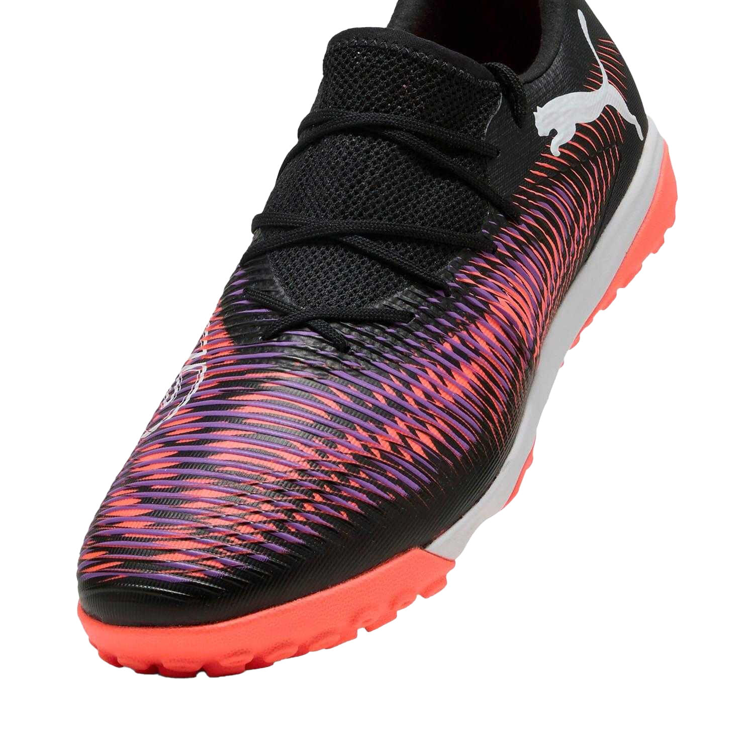 Buty piłkarskie Puma Future 8 Match Low TT 108374 01 45