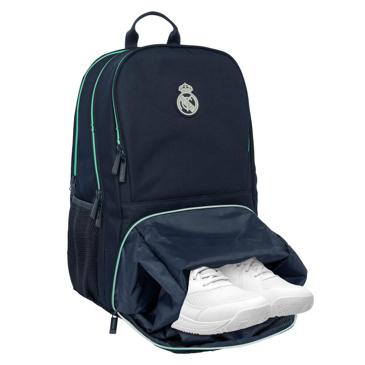 REAL MADRID 2. WYPOSAŻENIE 25/26 - Plecak sportowy, idealny dla różnych grup wiekowych, wygodny i wszechstronny, jakość i wytrzymałość, 30 x 17 x 42 cm