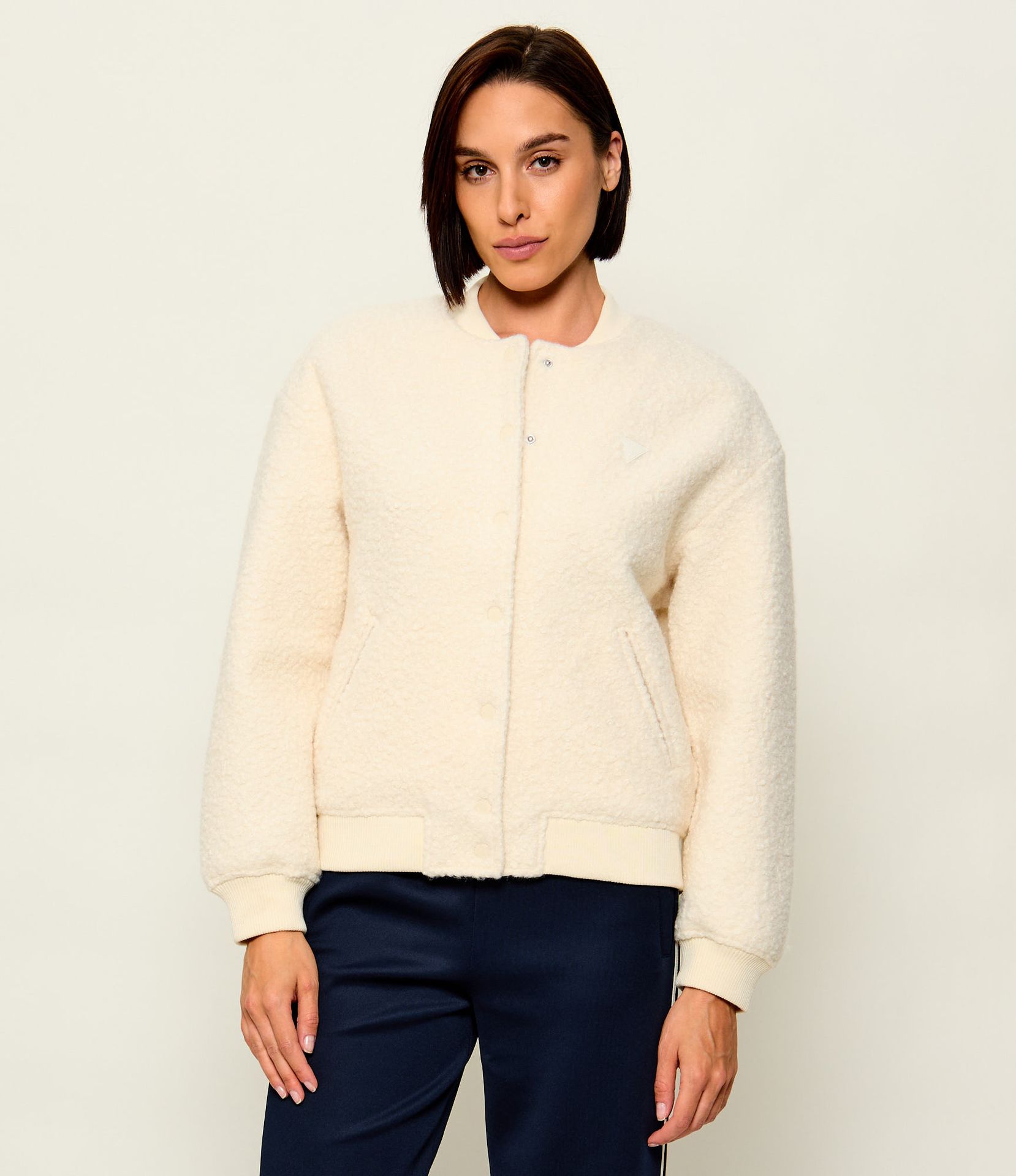 GUESS ACTIVE Kurtka bomber Azha Sherpa Regular Fit shearling