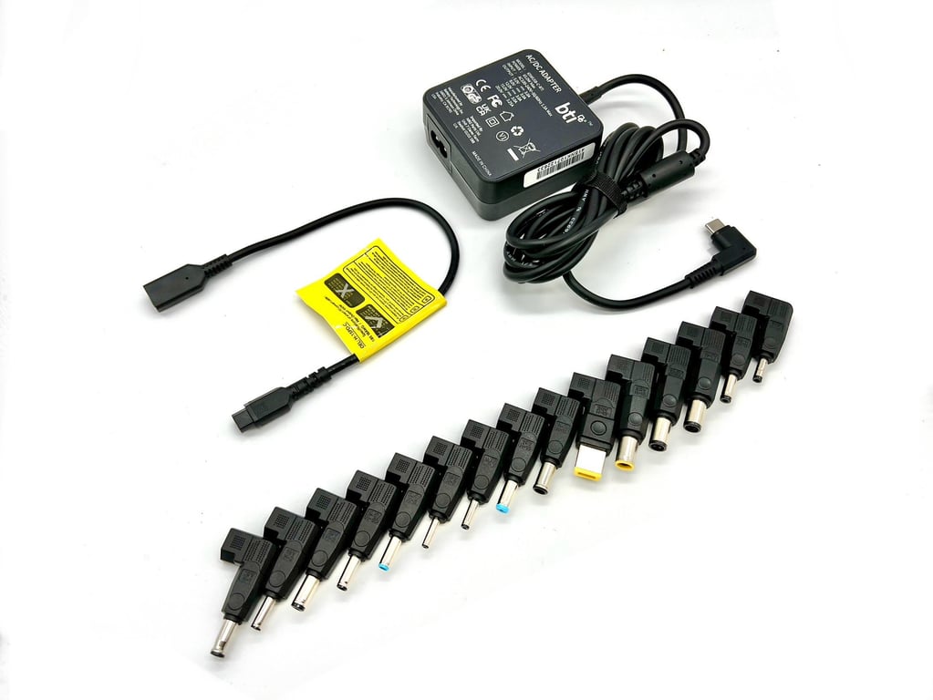 BTI 65WUSB-UNI- -EU adapter zasilający/ inwentor Wewnętrzna 65 W Czarny